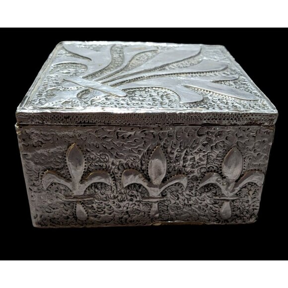 Silver Repousse Fleur De Lis Trinket Box - Picture 2 of 14